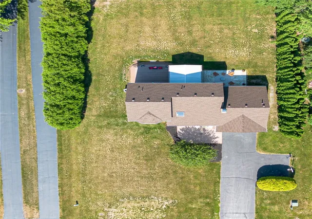Homes for sale in Perinton, NY | 29 Ironwood Dr, Perinton, NY 14450 | MLS# R1687883