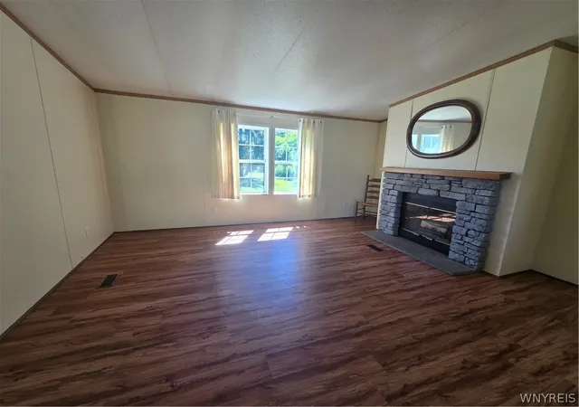 Homes for sale in Ridgeway, NY | 12507 Ridge Rd, Ridgeway, NY 14103 | MLS# B1688894