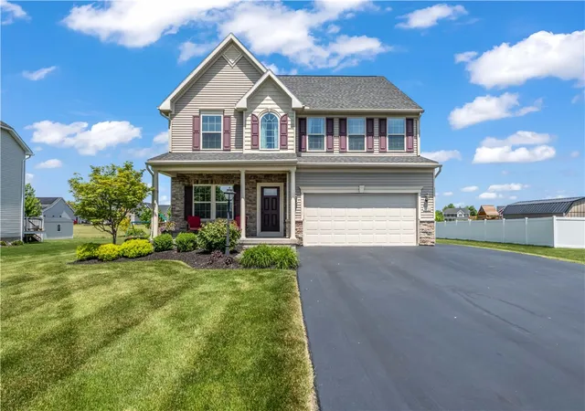 1st image of 5988 Onyx Dr, Farmington, NY 14425 | MLS# R1689224