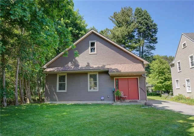 35th image of 210 Elm Dr, Rochester, NY 14609 | MLS# R1689100