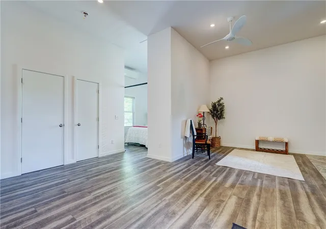 4th image of 210 Elm Dr, Rochester, NY 14609 | MLS# R1689100