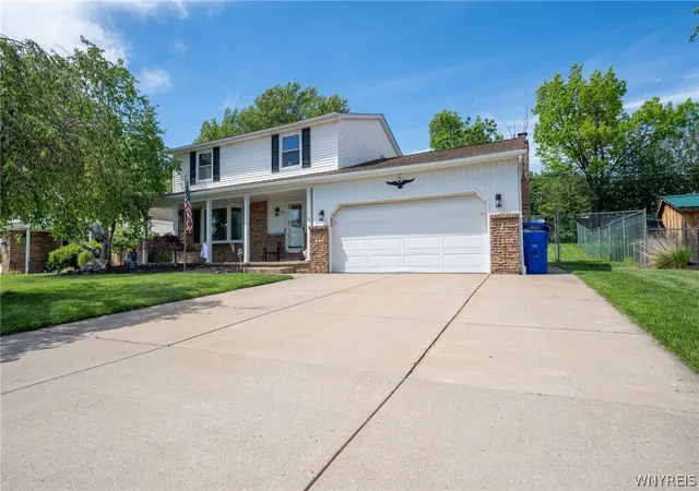 2nd image of 96 Tobey Hill Dr, Buffalo, NY 14224 | MLS# B1689339
