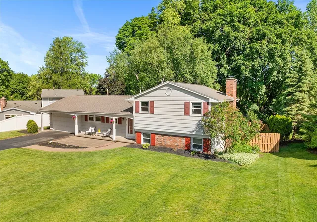 Homes for sale in Perinton, NY | 7 Aldwick Rise, Perinton, NY 14450 | MLS# R1688669