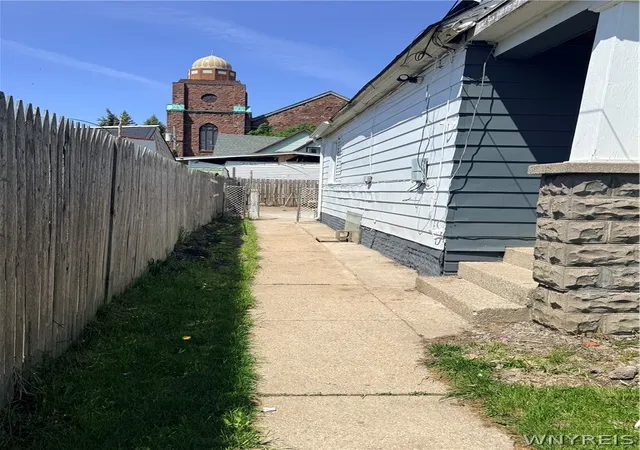 Photo 3 of Single family home for sale at 164 Rother Ave, Buffalo, NY 14212 | MLS# B1682490 | Listing updated on 2026-07-15
