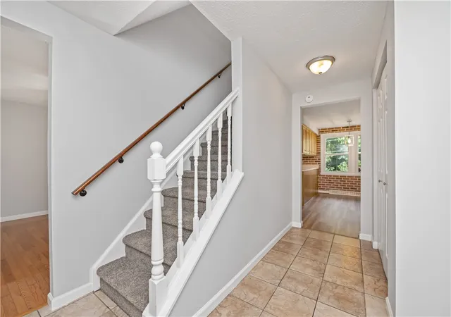Homes for sale in Perinton, NY | 72 Boxwood Ln, Perinton, NY 14450 | MLS# R1689256