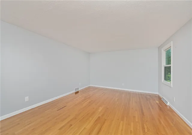 Homes for sale in Perinton, NY | 72 Boxwood Ln, Perinton, NY 14450 | MLS# R1689256