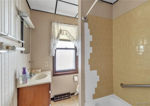 Listing Photo 2 - Condo for sale in building located at 153 Good Ave, Buffalo, NY 14220 - Unit #