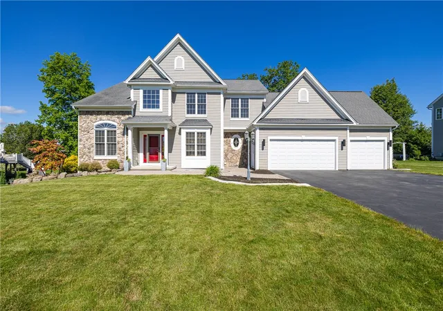 Homes for sale in Perinton, NY | 3 Periwinkle Dr, Perinton, NY 14450 | MLS# R1688624