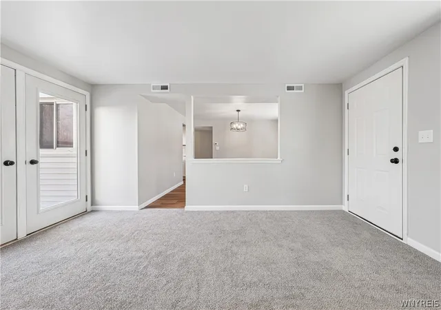 Photo 3 of Sale Pending at 32 Pebble Crk Dr, Buffalo, NY 14227 | MLS# B1689080 | Listing updated on 2026-07-06