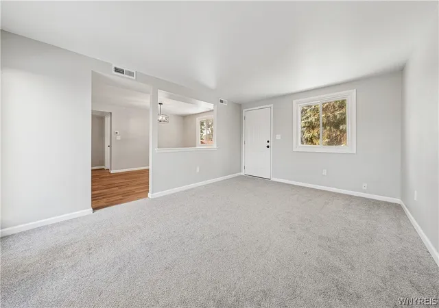 Photo 4 of Sale Pending at 32 Pebble Crk Dr, Buffalo, NY 14227 | MLS# B1689080 | Listing updated on 2026-07-06