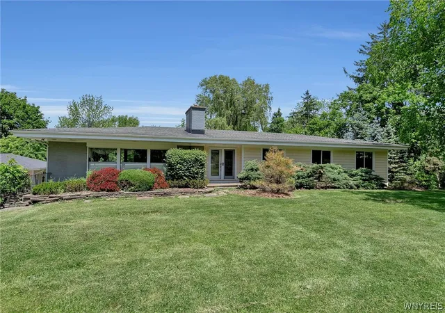 1st image of 7932 Quaker Rd, Orchard Park, NY 14127 | MLS# B1688853