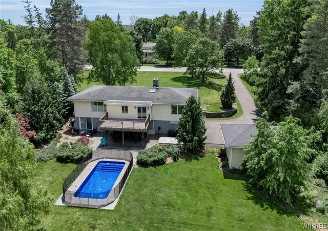 2nd image of 7932 Quaker Rd, Orchard Park, NY 14127 | MLS# B1688853