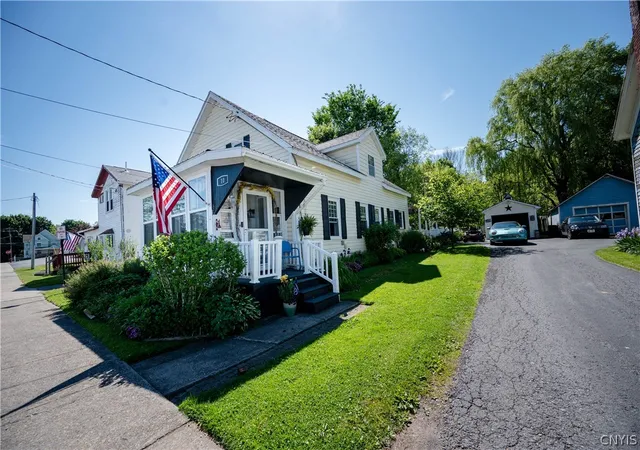 Photo 4 of Sale Pending at 10 Front St, Vernon, NY 13476 | MLS# S1688499 | Listing updated on 2026-06-24
