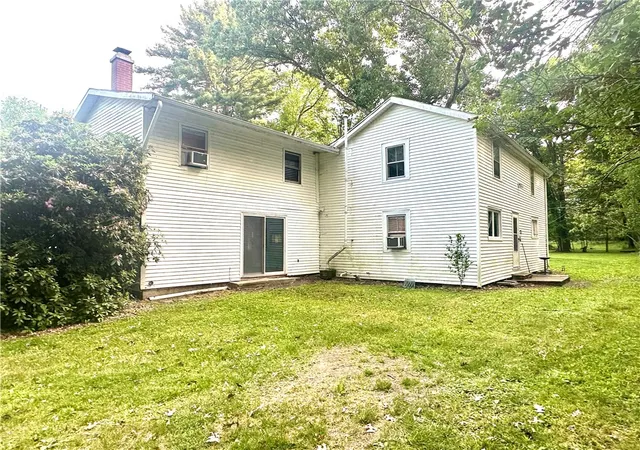 Photo 4 of Single family home for sale at 25 Hazelwood Ave, Elmira, NY 14905 | MLS# R1687531 | Listing updated on 2026-08-01