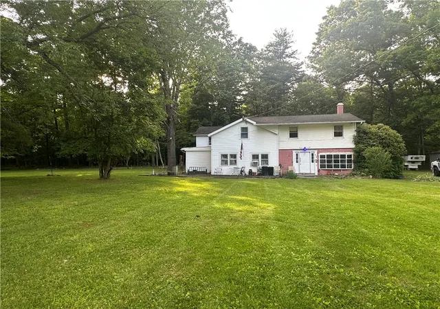 Photo 5 of Single family home for sale at 25 Hazelwood Ave, Elmira, NY 14905 | MLS# R1687531 | Listing updated on 2026-08-01