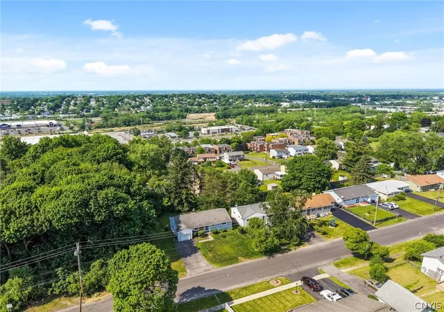 2nd image of 413 Mountainview Ave, Syracuse, NY 13224 | MLS# S1689003