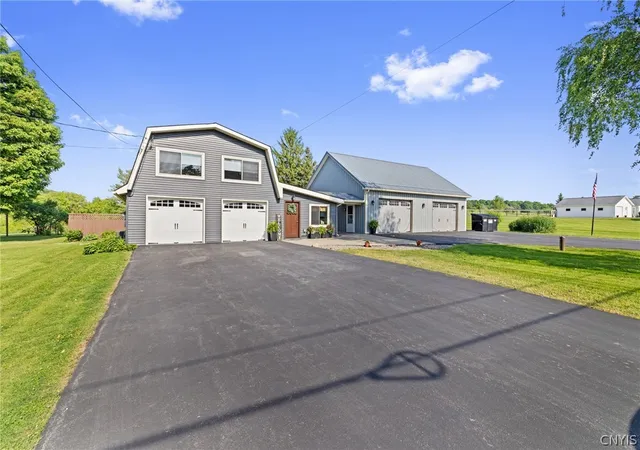 Photo 3 of Sale Pending at 3184 Amber Rd, Marcellus, NY 13108 | MLS# S1688554 | Listing updated on 2026-07-25