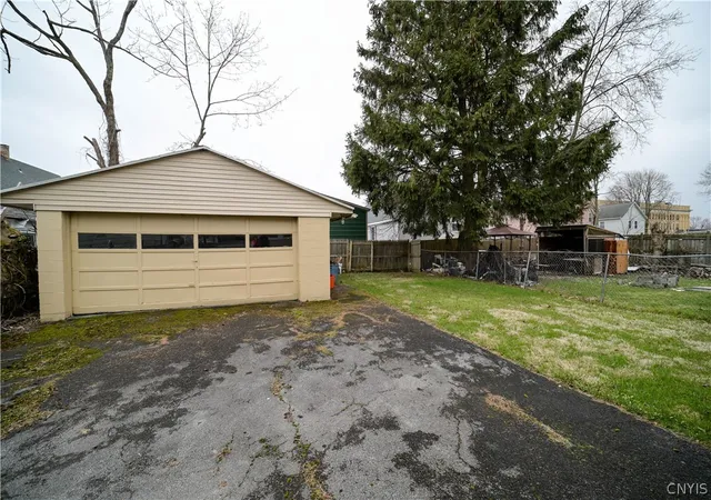 4th image of 116 Leah St, Utica, NY 13501 | MLS# S1669001