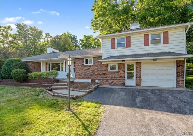 Homes for sale in De Witt, NY | 6555 Woodchuck Hill Rd, De Witt, NY 13078 | MLS# S1688091