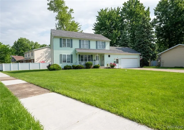1st image of 3 Greenwood Cir, North Tonawanda, NY 14120 | MLS# B1688697