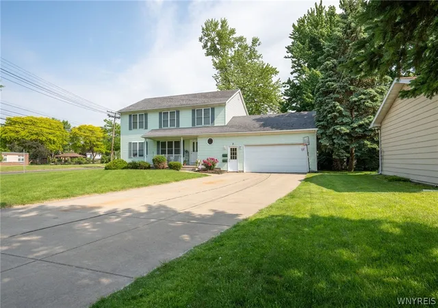 2nd image of 3 Greenwood Cir, North Tonawanda, NY 14120 | MLS# B1688697