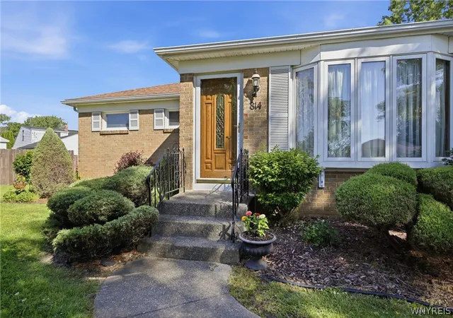 2nd image of 814 George Urban Blvd, Buffalo, NY 14225 | MLS# B1689389