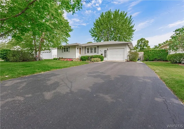 3rd image of 41 Carolina Ave, Lockport, NY 14094 | MLS# B1689537