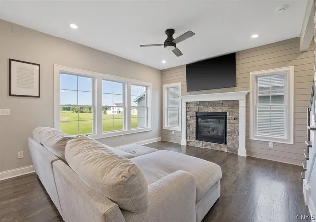 5th image of 3429 Tall Tree Ln, Baldwinsville, NY 13027 | MLS# S1689352