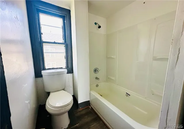 33rd image of 31 Earl Pl, Buffalo, NY 14211 | MLS# B1687395