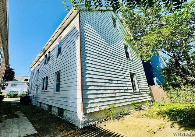 Homes for sale in Buffalo, NY | 67 Holmes St, Buffalo, NY 14207 | MLS# B1689667