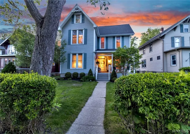 2nd image of 122 Pleasant Ave, Lancaster, NY 14086 | MLS# B1686787