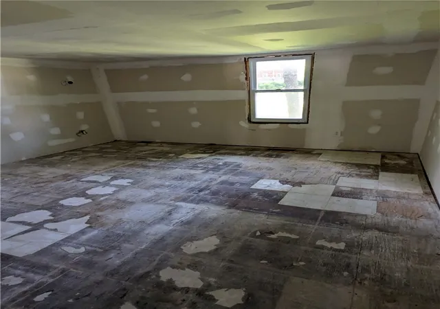 Photo 5 of Single family home for sale at 156 Water St, Perry, NY 14530 | MLS# R1686636 | Listing updated on 2026-07-16
