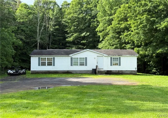 Homes for sale in Volney, NY | 45 Black Creek Rd, Volney, NY 13126 | MLS# S1689671