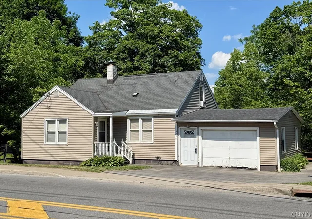 Homes for sale in Westmoreland, NY | 5230 State Route 233, Westmoreland, NY 13490 | MLS# S1689293