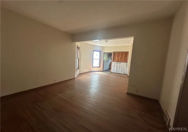 Photo 3 of Sale Pending at 532 10th Street, Niagara Falls, NY 14301 | MLS# B1689696 | Listing updated on 2026-07-14