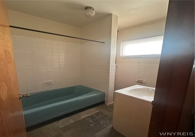 Photo 4 of Sale Pending at 532 10th Street, Niagara Falls, NY 14301 | MLS# B1689696 | Listing updated on 2026-07-14