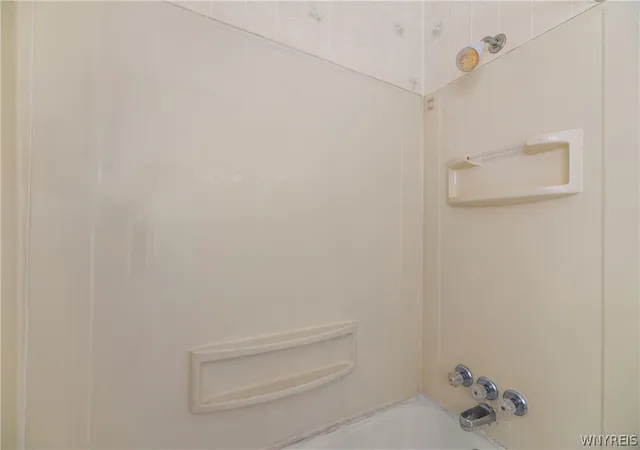 Homes for sale in Niagara Falls, NY | 433 20th St, Niagara Falls, NY 14303 | MLS# B1688757