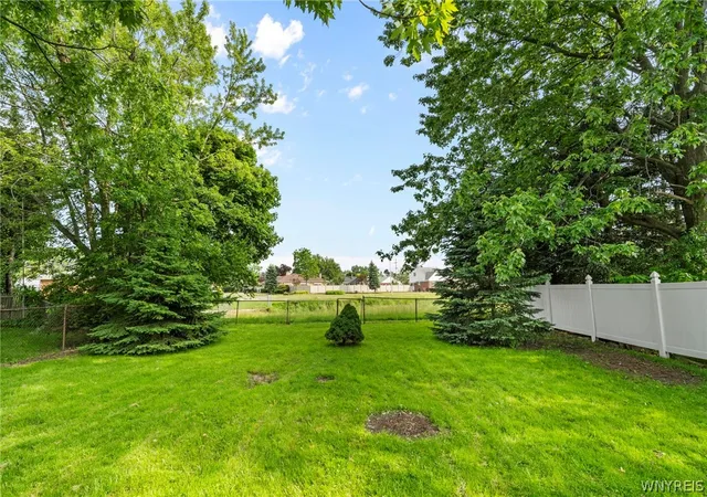 Homes for sale in Cheektowaga, NY | 461 Cherokee Dr, Cheektowaga, NY 14225 | MLS# B1688377