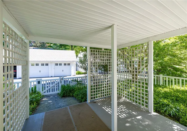 3rd image of 122 S Main St, Pittsford, NY 14534 | MLS# R1689663