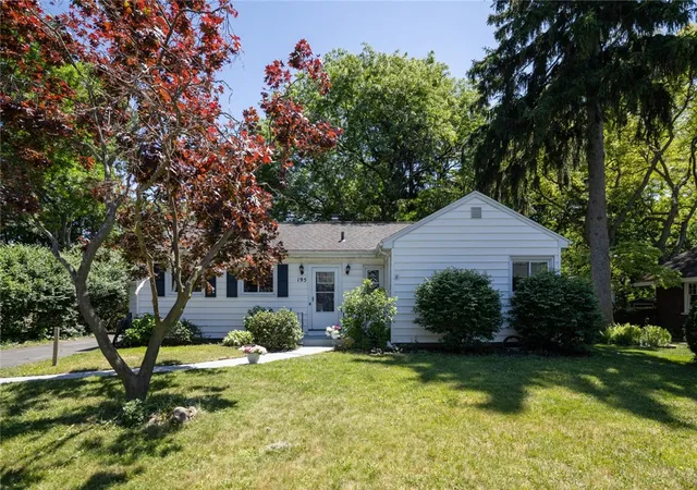 2nd image of 195 East Pkwy, Irondequoit, NY 14617 | MLS# R1689766