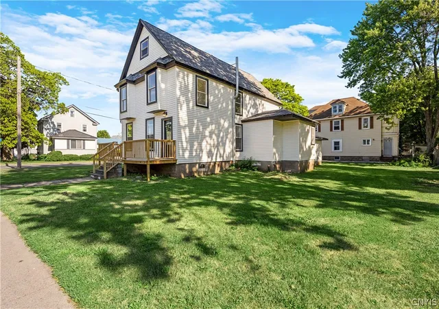 2nd image of 300 E North Canal St, Canastota, NY 13032 | MLS# S1689761
