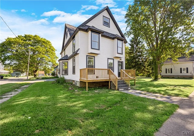 3rd image of 300 E North Canal St, Canastota, NY 13032 | MLS# S1689761