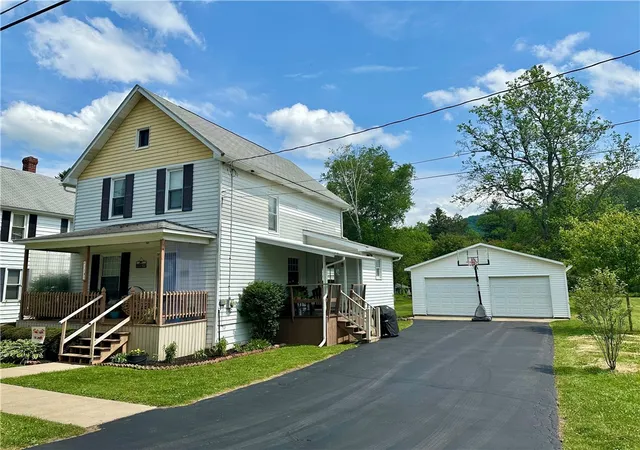 Homes for sale in Smethport, PA | 1191 Hilton Ave, Smethport, PA 16749 | MLS# R1689375