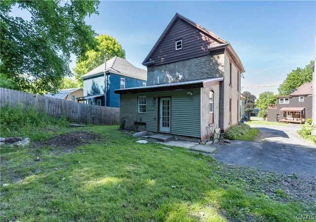 Homes for sale in Watertown City, NY | 426 Lincoln St, Watertown City, NY 13601 | MLS# S1689365