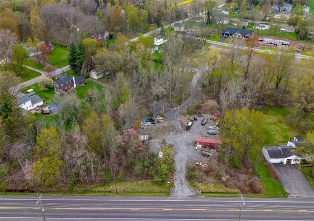 2nd image of 1345 Shoecraft Rd, Webster, NY 14580 | MLS# R1689804