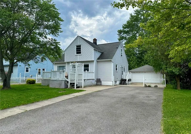 Homes for sale in West Seneca, NY | 20 Warren Ave, West Seneca, NY 14224 | MLS# R1687812
