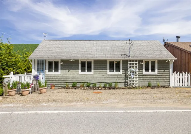 2nd image of 7113 E State Route 21 Rd, Naples, NY 14512 | MLS# R1689398