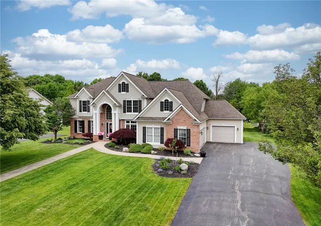 3rd image of 32 Watersong Trail, Webster, NY 14580 | MLS# R1686115