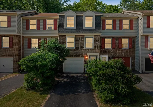 Homes for sale in Clay, NY | 4433 Heritage Dr, Clay, NY 13090 | MLS# S1689788