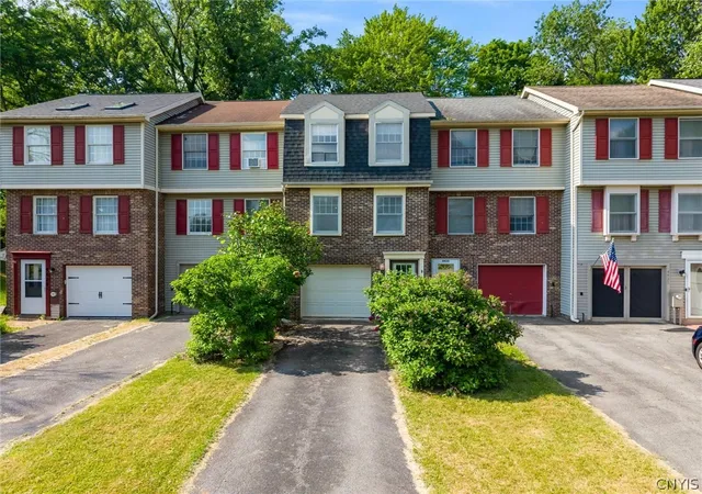 Homes for sale in Clay, NY | 4433 Heritage Dr, Clay, NY 13090 | MLS# S1689788